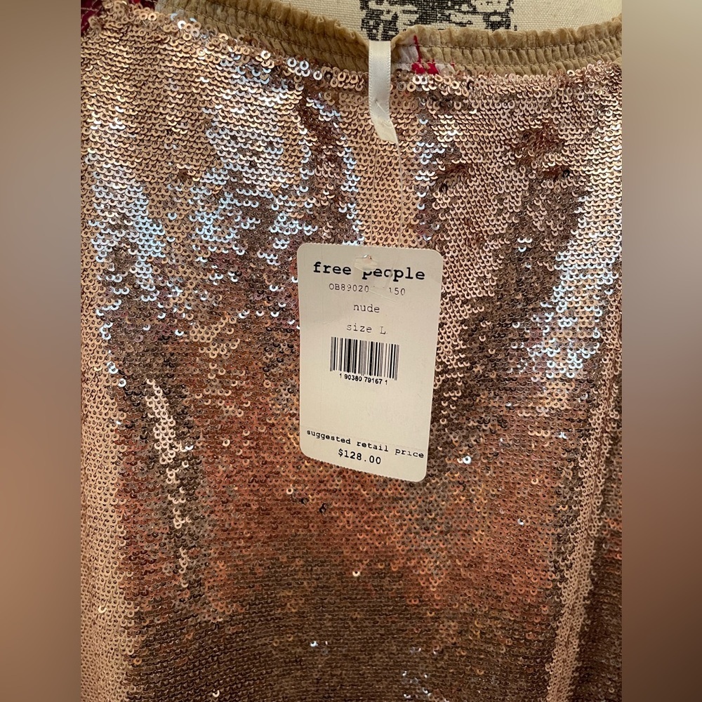 NWT FREE PEOPLE RARE Embellished Sequin Floral Ruffled Sleeve Top SZ: L - Picture 5 of 7